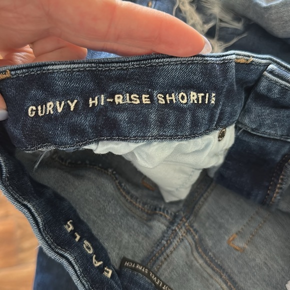 Women’s American Eagle‎ Hi Rise Shortie Distressed sz 4 - Picture 4 of 6